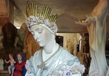 Statue di Madonna